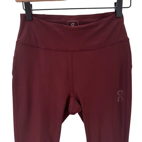 On Running Active Tights in "Mulberry" Size XS - Picture 6 of 15